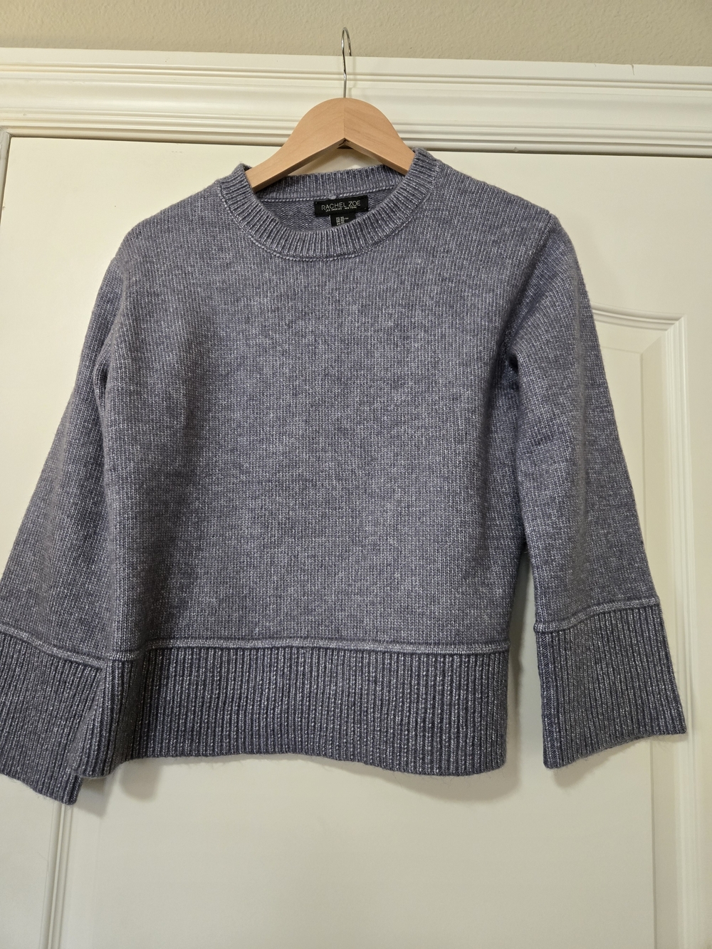 Rachel Zoe Light Gray Crewneck Sweater with Ribbed Hem Cozy Warm Fall Very Soft